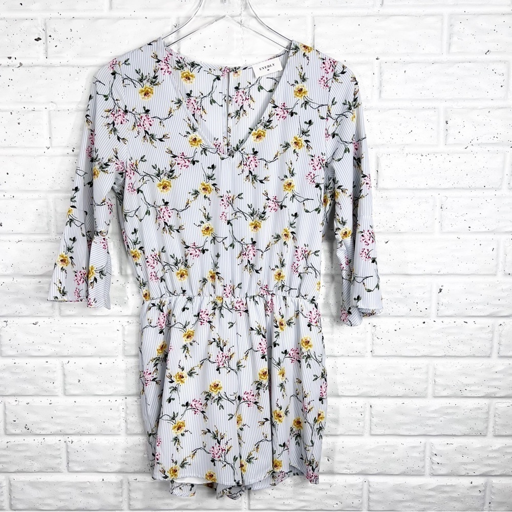 EVERLY Floral V-Neck Romper with 3/4 length flare sleeves
